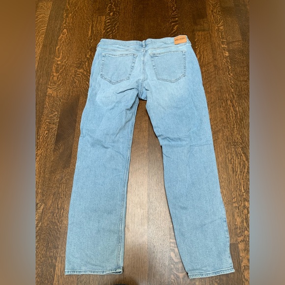 HOLLISTER Low-Rise Boyfriend Light Wash Distressed Stretch Jeans Women’s Size 32 - Picture 5 of 8